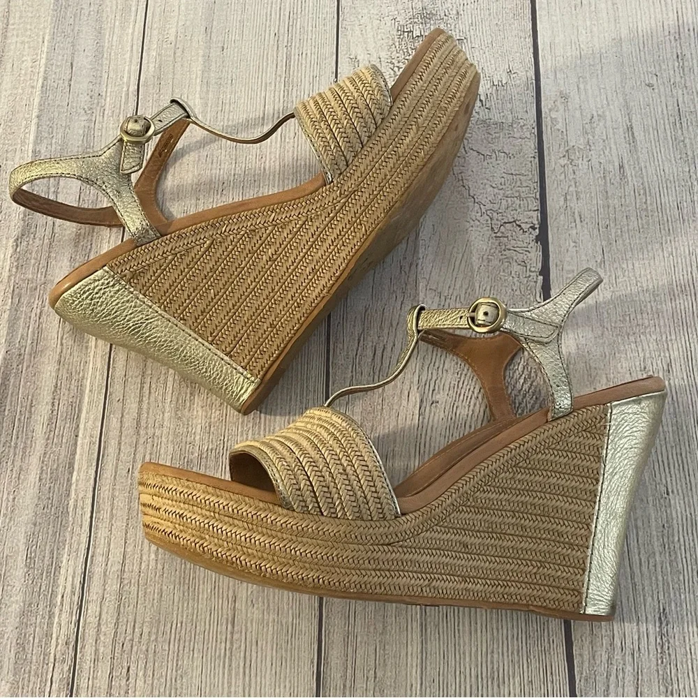UGG woven straw platform wedge sandals with gold T-strap ankle strap, size 9.5 - Picture 4 of 14
